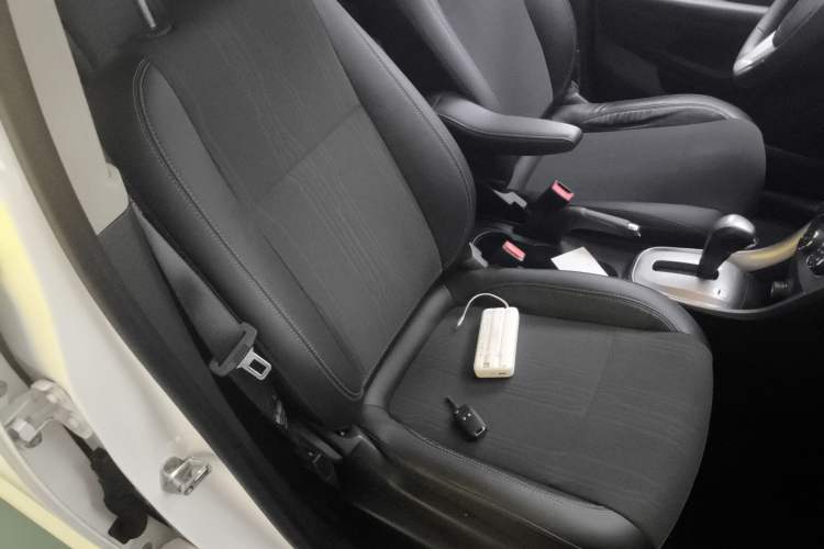 Used Chevrolet Trax 2014 1.4T Automatic Two-Wheel Drive Luxury Model Right Front Seat