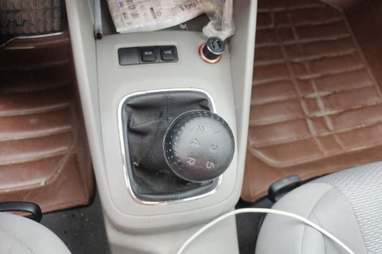 Used Volkswagen Bora 2011 1.6L Manual Fashion Edition
