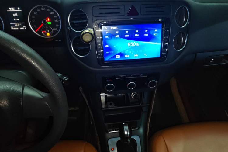 Used Volkswagen Tiguan 2012 1.8TSI Automatic Two-Wheel Drive Urban Edition Audio And AC Panel