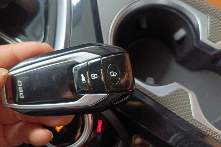 Used SAIC MAXUS D90 Pro 2020 2.0T Gasoline 4x4 Flagship Edition 6 Seats
