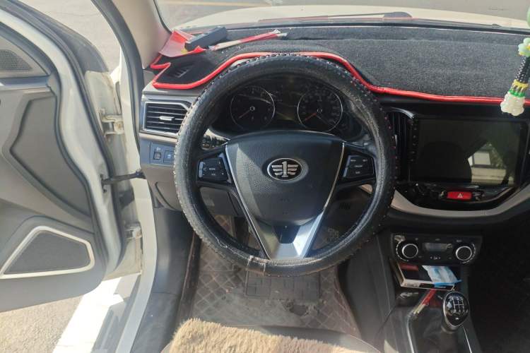 Used FAW Senya R7 2016 1.6L Manual Luxury Model
