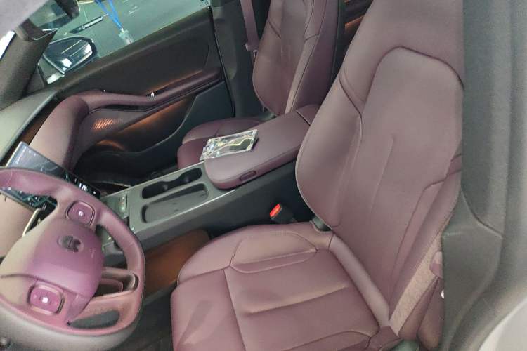 Used Nio ET5T 2024 75kWh Touring Left Front Seat