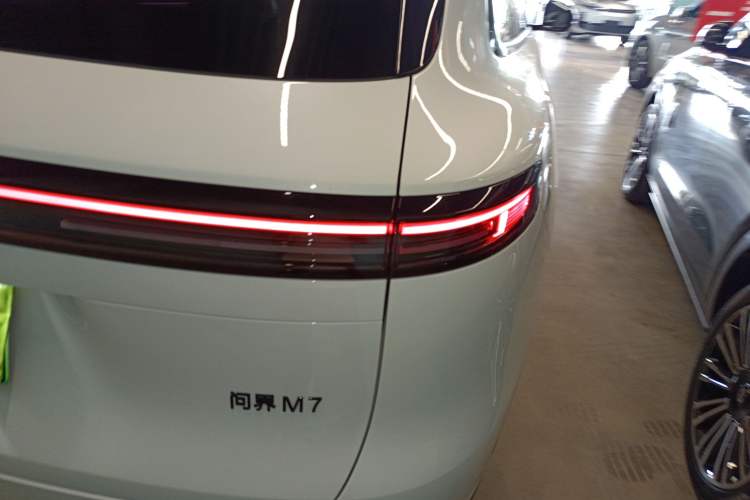 Used Hima AITO M7 2026 Model Range-Extending Max All-Wheel Drive 5-Seater Version Right Rear Taillight