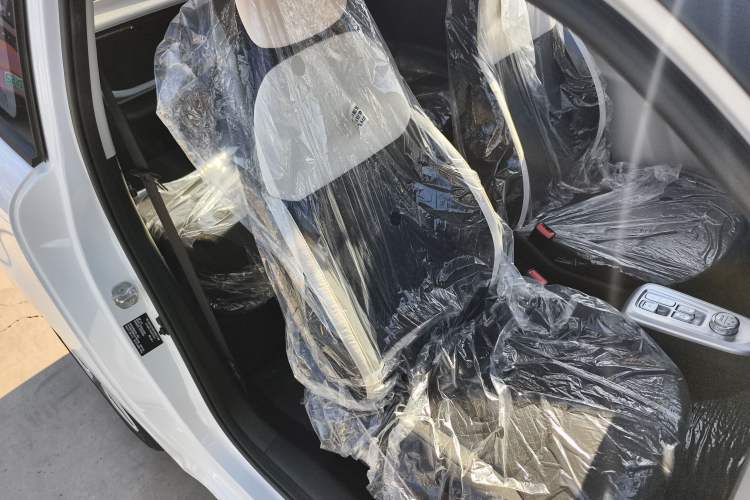 Used CHANGAN NEVO Lumin 2026 Model Treasure Edition 205km Passionate Beige Ningde