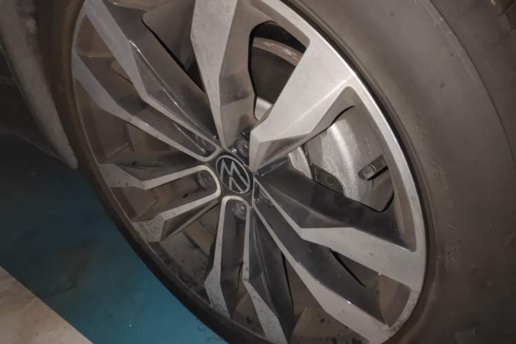 Used Volkswagen Tiguan L 2021 330TSI Automatic Two-Wheel Drive R-Line Flagship Edition
