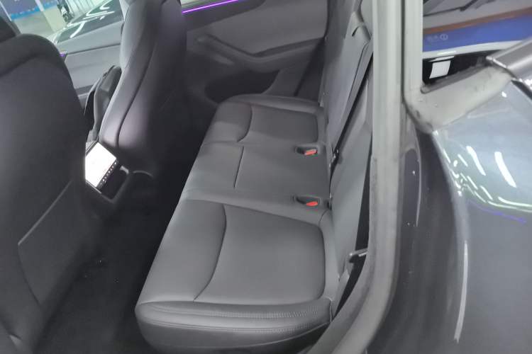 Used Tesla Model Y 2025 Rear-Wheel-Drive Version
