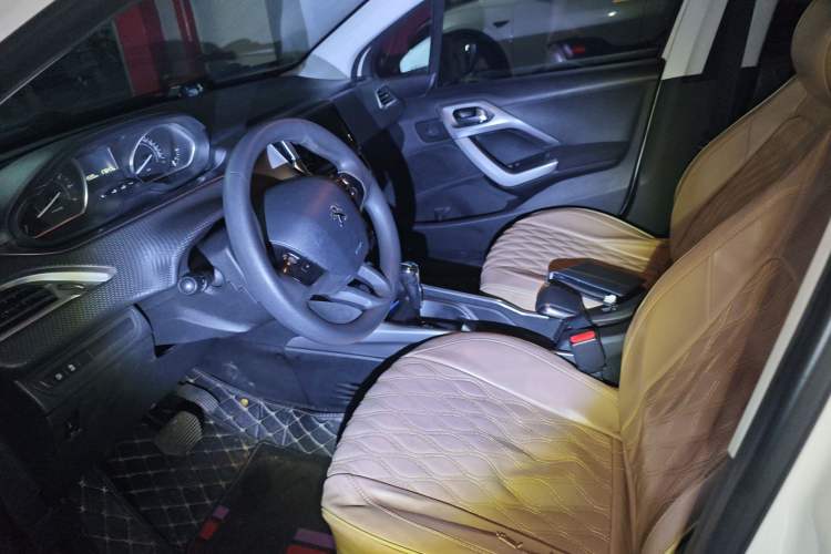 Used Peugeot 2008 2015 1.6THP Automatic Fashion Edition
