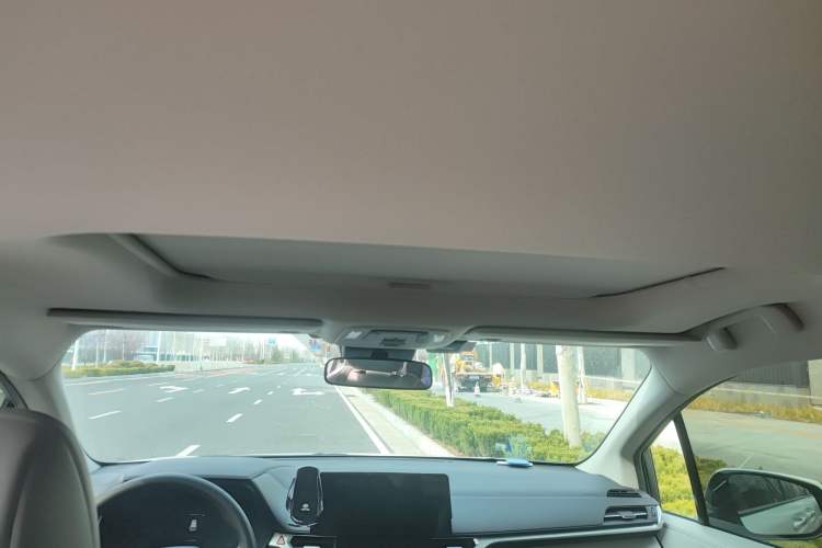 Used Toyota Granvia 2024 2.5L Hybrid Comfort Edition