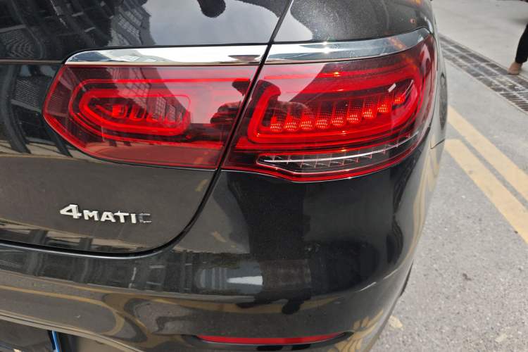 Used Mercedes-Benz GLC Coupe 2020 GLC 260 4MATIC Coupe SUV Exterior 3