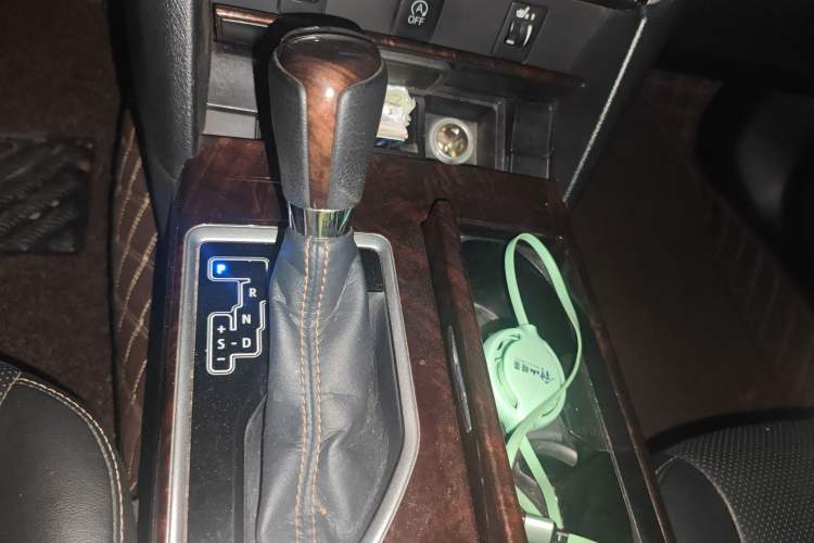 Used Toyota Camry 2016 2.0G 10th Anniversary Leading Edition Gear Lever