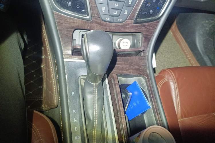 Used Buick LaCrosse 2013 2.4L SIDI Luxury Comfort Edition Gear Lever