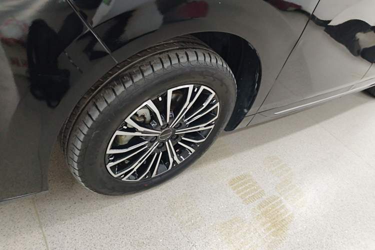 Used FORTHING Xinghai V9 2024 1.5TD 200km Qingyunti Series Premium Version Left Front Wheel Hub