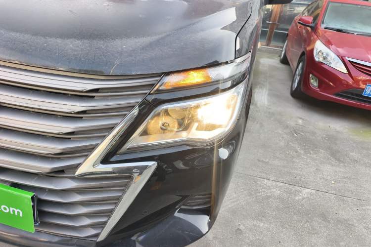 Used FORTHING Lingzhi 2020 M5L 1.6L Luxury 7-Seater