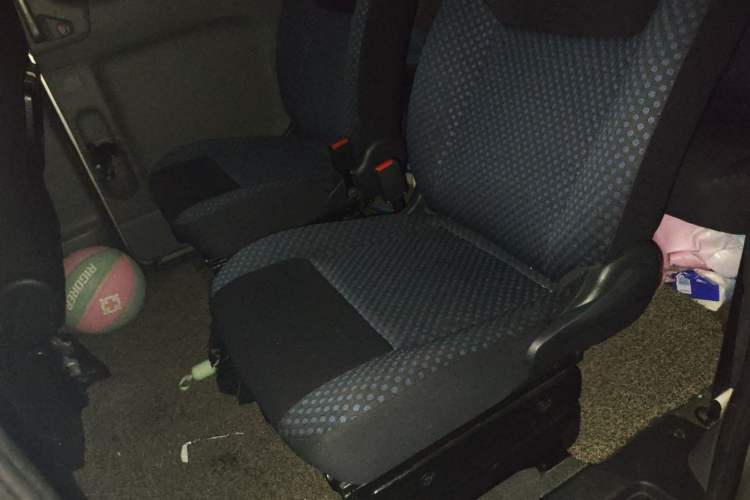 Used Nissan NV200 2011 1.6L 232 Seats Zunya Trim