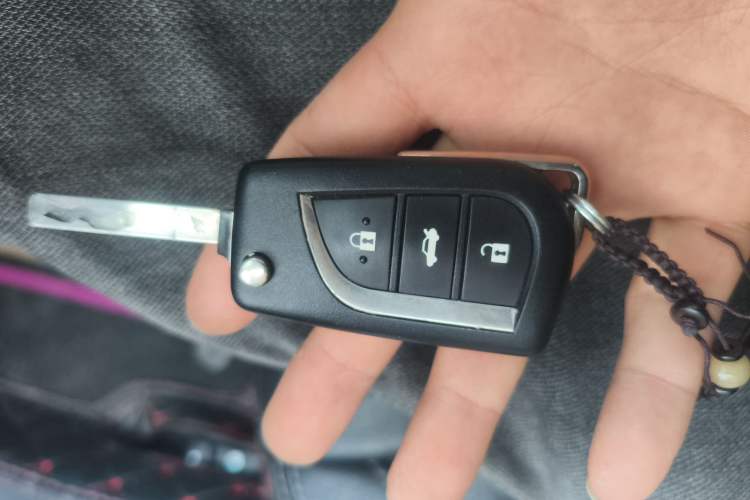 Used Toyota Corolla 2014 1.6L CVT GL-i Leather Edition Vehicle Key