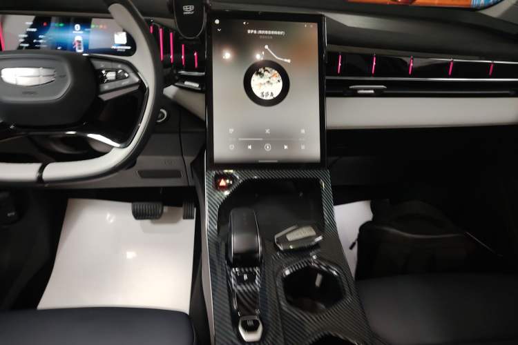 Used Geely Auto FX11 2023 1.5TD DCT Glory Edition
