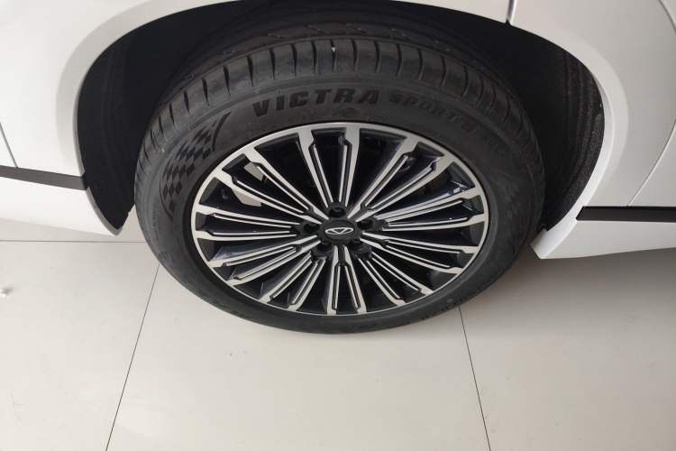 Used Chery Tiggo 9 2025 2.0T Dual-Clutch Two-Wheel Drive Luxury Edition 5 Seats