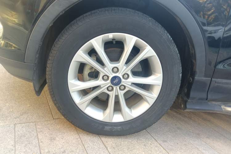 Used Ford Kuga 2018 Facelifted EcoBoost 180 Two-Wheel-Drive Platinum Wing Edition
