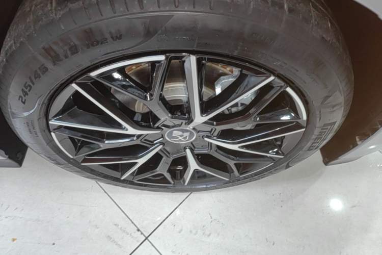 Used BYD Han 2025 DM-i Intelligent Driving Edition 125KM LiDAR Flagship Model
