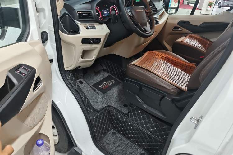 Used SAIC MAXUS MAXUS V100 RV 2023 2.0T Traveler V100 Mountain Retreat Edition with Longitudinal Bed
