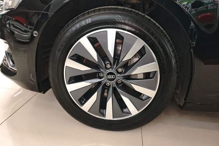 Used Audi A6L 2024 45 TFSI Prestige Elegant Edition Left Front Wheel Hub