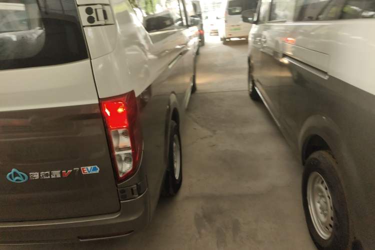 Used CHANGAN KUAYUE Xing V7 EV 2024 316 km Luxury Dual-Door Version 7 Seats Right Rear Taillight