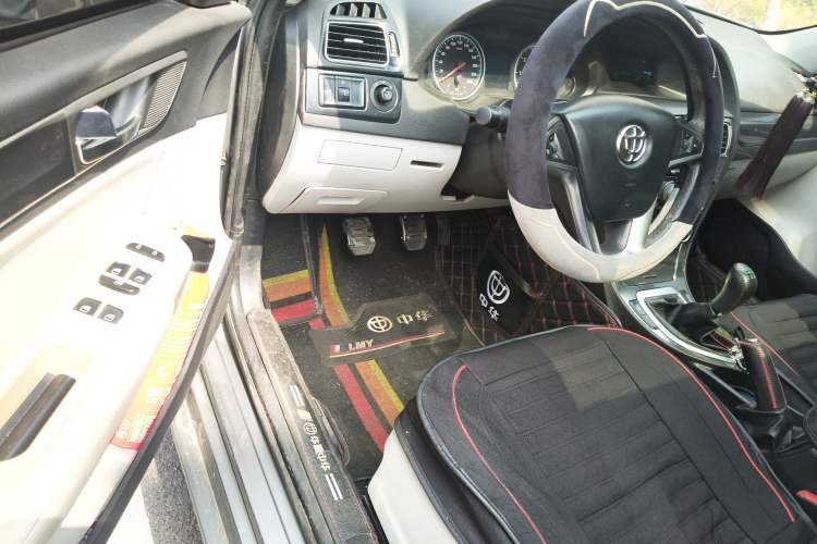 Used Brilliance H530 2011 1.6L Manual Luxury Model Driver Seat