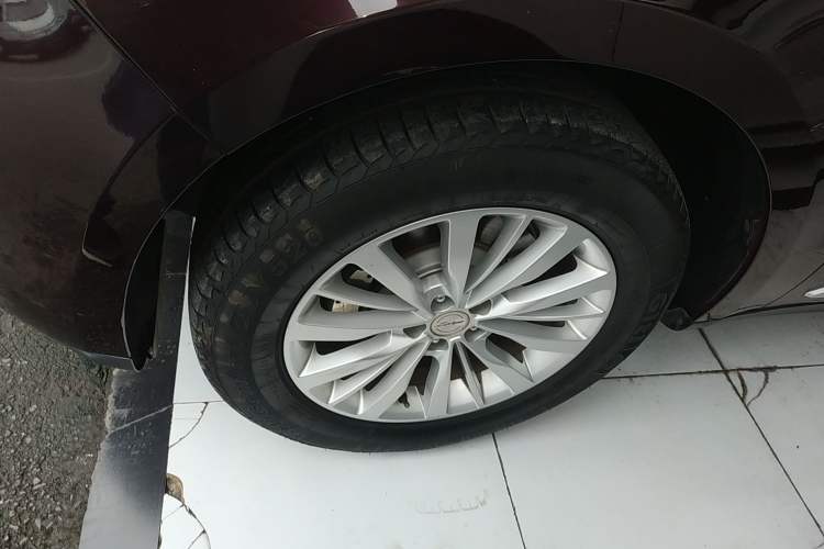 Used Zotye SR9 2017 2.0T Automatic Ultimate Edition
