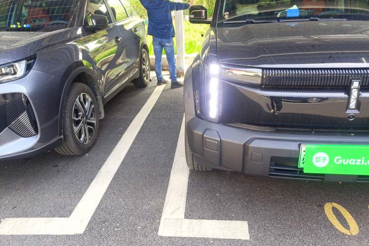 Used iCAR 03 2024 472km Four-Wheel Drive Long-Range Smart Enjoyment Version Right Front Headlight