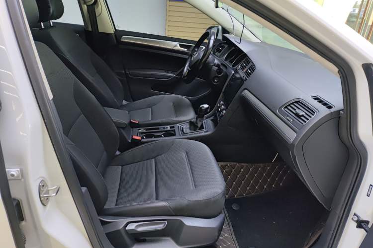 Used Volkswagen Golf 2018 230TSI Automatic Comfort Model
