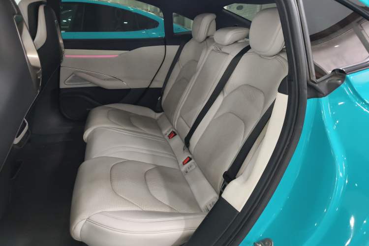 Used Xiaomi Auto SU7 2024 Four-Wheel Drive Ultra-Long Range Advanced Intelligent Driving Max Edition