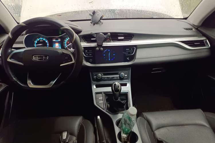 Used Geely Auto Emgrand 2019 Leading Edition 1.5L Manual Luxury Model China VI Standard
