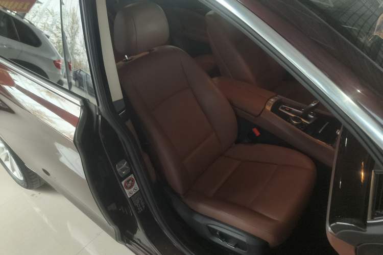 Used BMW 5 Series GT 2015 528i Leading Model
