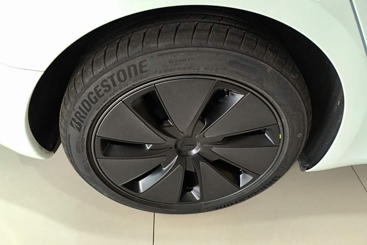 Used Tesla Model 3 2025 Rear-Wheel-Drive Version
