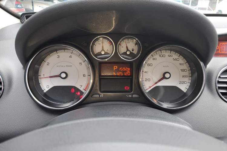 Used Peugeot 408 2013 2.0L Automatic Comfort Edition
