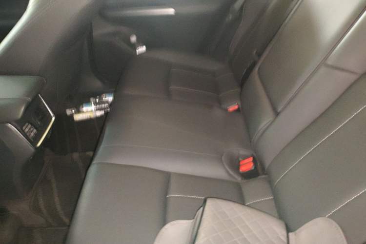 Used Toyota Harrier 2023 2.0L CVT Two-Wheel Drive Entry Version Left Rear Seat