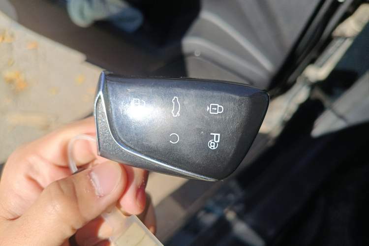 Used Dongfeng Aeolus Mage 2023 1.5T Luxury Edition
