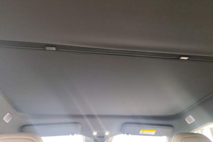 Used ONVO L60 2024 60 kWh Rear-Drive Version