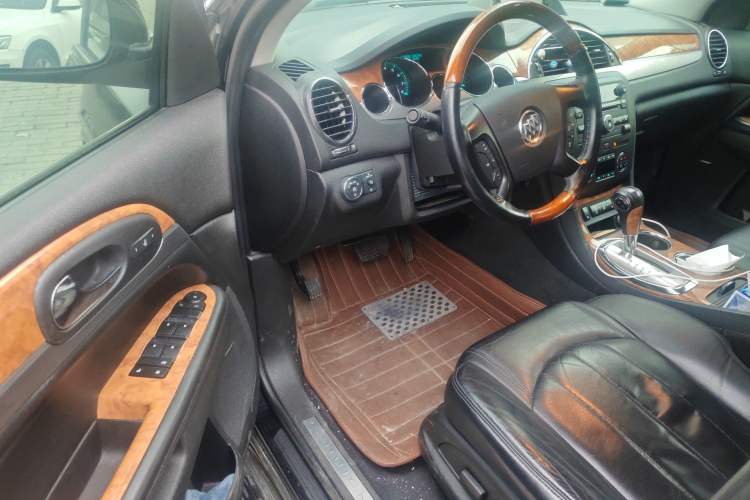 Used Buick Enclave 2013 3.6L Two-Wheel-Drive Elegance Edition
