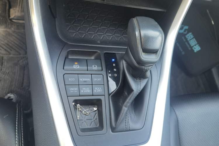 Used Toyota RAV4 2021 2.0L CVT 4x4 Style PLUS Edition
