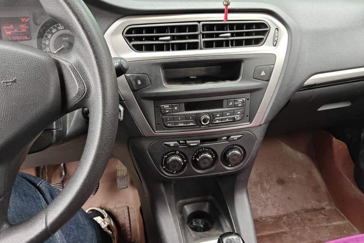 Used Peugeot 301 2014 1.6L Manual Comfort Edition