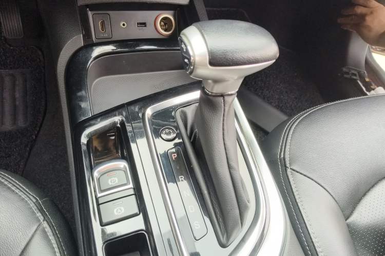 Used GAC Trumpchi GA6 2015 1.8T DCT Luxury Navigation Model
