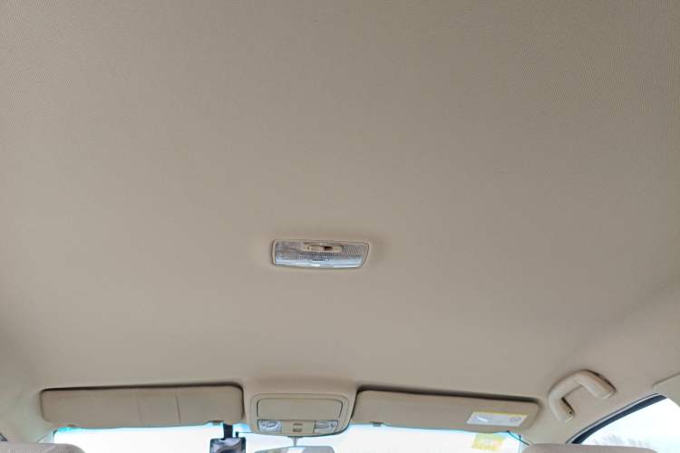 Used JMC Yusheng S350 2012 2.4T Two-Wheel Drive Luxury 7-Seater
