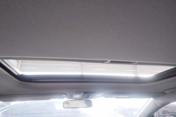 Used Kia Carnival 2015 3.3 GDI Luxury Edition China V Standard Headliner