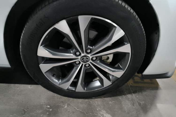 Used Toyota Granvia 2022 2.5L Hybrid Premium Edition