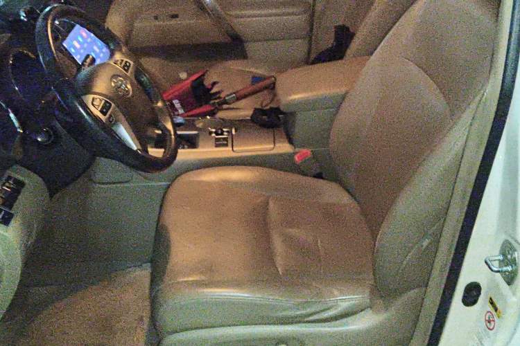 Used Toyota Highlander 2012 2.7L Two-Wheel Drive 7-Seater Luxury Edition
