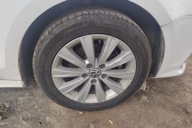 Used Volkswagen Sagitar 2015 1.6L Manual Comfort Model