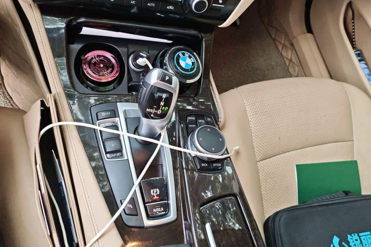 Used BMW 5 Series 2014 525Li Leading Model
