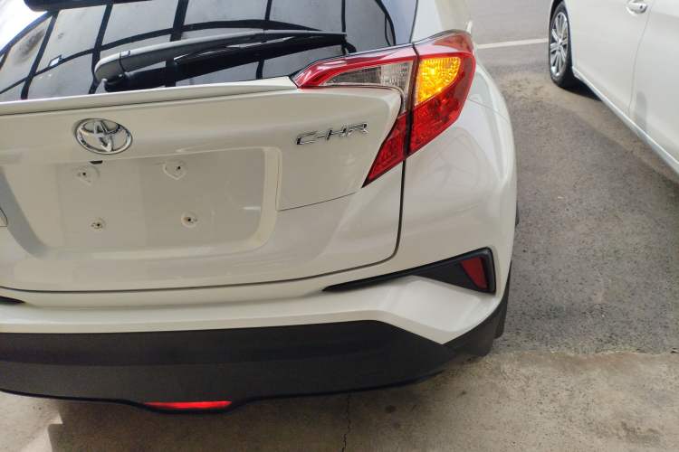 Used Toyota C-HR 2018 2.0L Leading with Sunroof China V Standard
