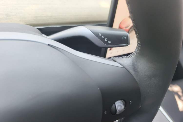 Used Tesla Model Y 2022 Revised Version Rear-Wheel Drive Gear Lever